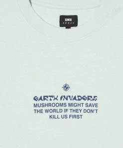 Edwin Earth Invaders Short-Sleeved T-Shirt (Starlight)